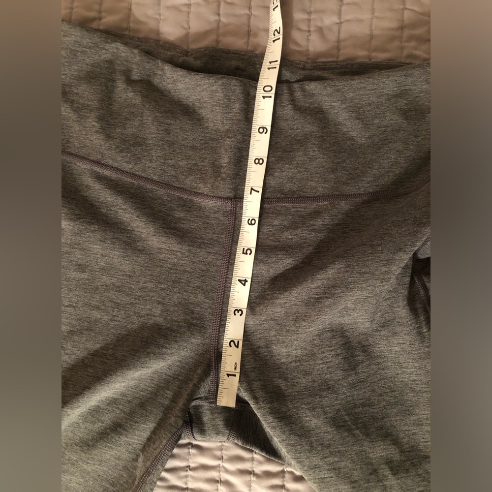 ATHLETA NWOT Ultimate Stash Pocket Capri Leggings - Picture 10 of 10